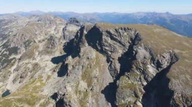 Malyovitsa zirvesinin havadan görünüşü, Rila Dağı, Bulgaristan