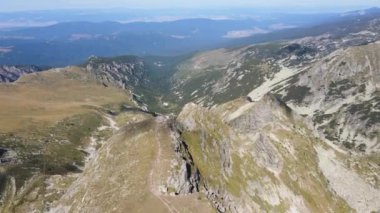 Malyovitsa zirvesinin havadan görünüşü, Rila Dağı, Bulgaristan
