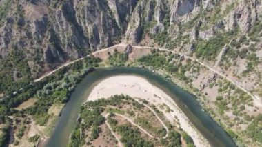 Bulgaristan 'ın Arda Nehri kıvrımlı ve Fildişi Reservoir kentinin hava manzarası