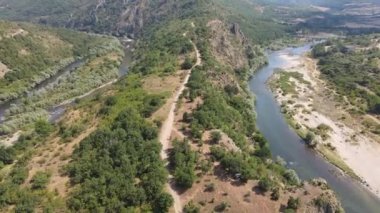 Bulgaristan 'ın Arda Nehri kıvrımlı ve Fildişi Reservoir kentinin hava manzarası