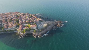 Bulgaristan 'ın Burgaz Bölgesi Sozopol kentinin hava manzarası