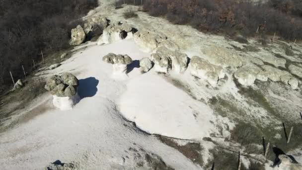 Veduta Aerea Della Formazione Rocciosa Stone Mushrooms Beli Plast Village — Video Stock