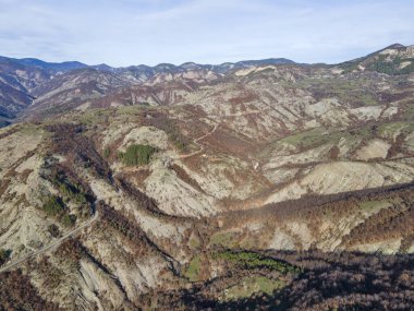 Bulgaristan 'ın Borovitsa Barajı yakınlarındaki Rodop Dağları' nın şaşırtıcı hava manzarası