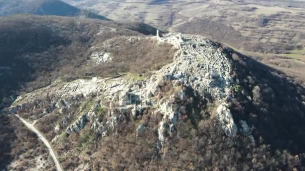 保加利亚Kardzhali地区Perperikon古代色雷斯城市废墟的空中景观 — 图库视频影像