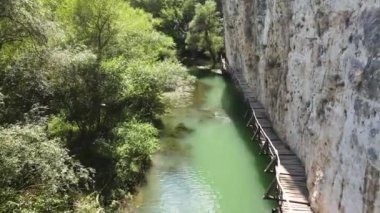Bulgaristan 'ın Altın Panega Nehri boyunca Iskar Panega Geopark' ın hava manzarası