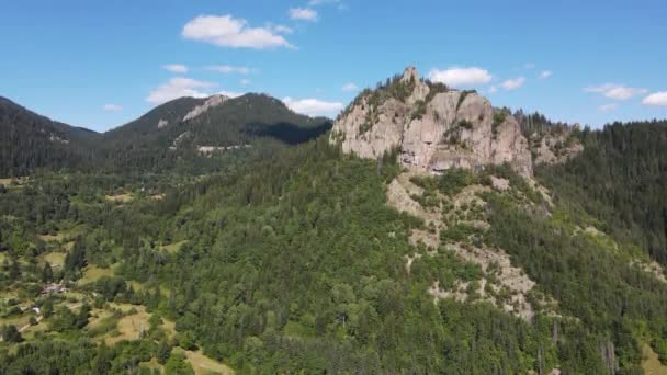 Flygfoto Över Red Rock Rhodope Mountains Smolyan Region Bulgarien — Stockvideo