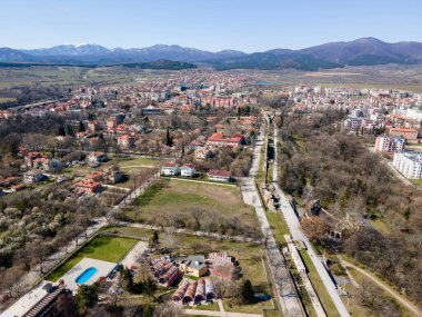 Bulgaristan 'ın Filibe Bölgesi Hisarya kentinin hava manzarası