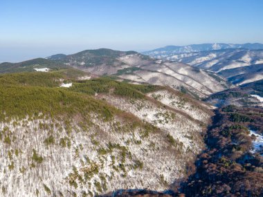 Bulgaristan 'ın Filibe Bölgesi, Rodos Dağı' ndaki Koprivkite bölgesinin havadan görüntüsü