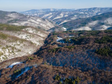 Bulgaristan 'ın Filibe Bölgesi, Rodos Dağı' ndaki Koprivkite bölgesinin havadan görüntüsü
