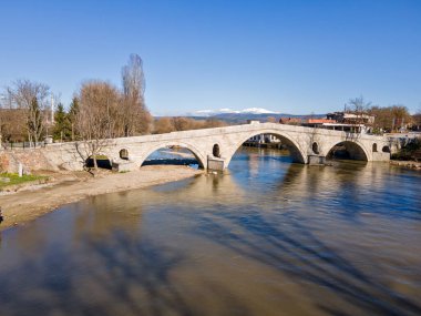 Bulgaristan 'ın Kyustendil ilinin Nevestino kentindeki Struma Nehri üzerindeki 15. yüzyıldan kalma taş bir köprü.