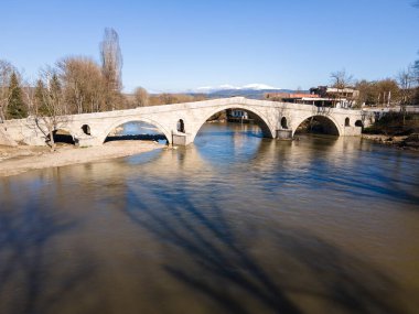 Bulgaristan 'ın Kyustendil ilinin Nevestino kentindeki Struma Nehri üzerindeki 15. yüzyıldan kalma taş bir köprü.