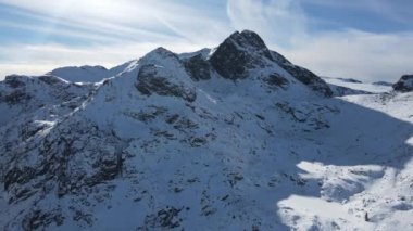 Bulgaristan 'ın Rila Dağı' ndaki Malyovitsa zirvesinin hava manzarası