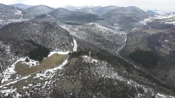Vista Aérea Del Monumento Pico Okolchica Construido Como Reverencia Héroe — Vídeos de Stock
