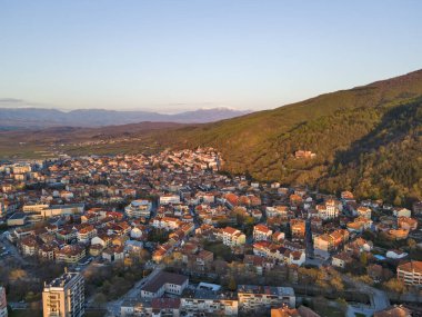 Bulgaristan 'ın Petrich, Blagoevgrad bölgesinin hava gün batımı manzarası