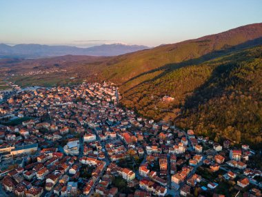 Bulgaristan 'ın Petrich, Blagoevgrad bölgesinin hava gün batımı manzarası