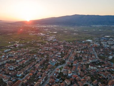 Bulgaristan 'ın Petrich, Blagoevgrad bölgesinin hava gün batımı manzarası