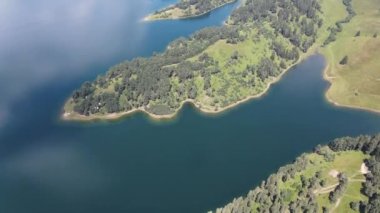 Bulgaristan 'ın Smolyan Bölgesi, Dospat Reservoir hava manzarası