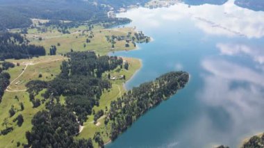 Bulgaristan 'ın Smolyan Bölgesi, Dospat Reservoir hava manzarası