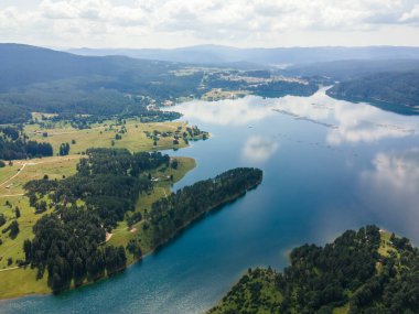 Bulgaristan 'ın Smolyan Bölgesi, Dospat Reservoir hava manzarası
