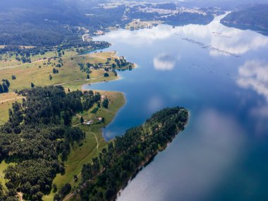 Bulgaristan 'ın Smolyan Bölgesi, Dospat Reservoir hava manzarası