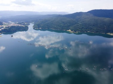 Bulgaristan 'ın Smolyan Bölgesi, Dospat Reservoir hava manzarası