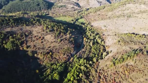 Vista Aérea Outono Desfiladeiro Rio Nishava Montanhas Dos Balcãs Bulgária — Vídeo de Stock