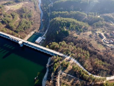 Topolnitsa Barajı 'nın hava manzarası, Sredna Gora Dağı, Bulgaristan