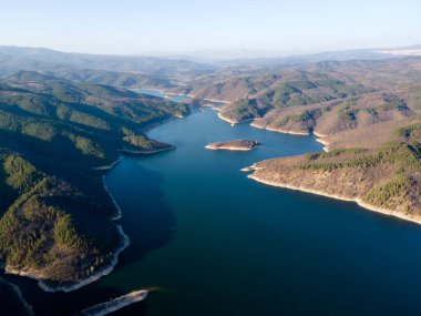 Topolnitsa Barajı 'nın hava manzarası, Sredna Gora Dağı, Bulgaristan