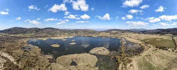 Panorama Aéreo Del Pantano Choklyovo Montaña Konyavska Región Kyustendil Bulgaria — Foto de Stock