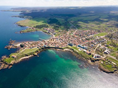 Bulgaristan 'ın Burgaz Bölgesi Ahtopol kentinin hava manzarası