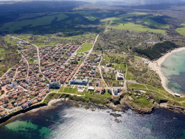 Bulgaristan 'ın Burgaz Bölgesi Ahtopol kentinin hava manzarası