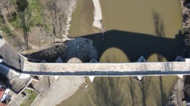 Bulgaristan 'ın Kyustendil ilinin Nevestino kentindeki Struma Nehri üzerindeki 15. yüzyıldan kalma taş bir köprü.