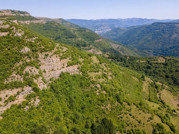 Vista Aérea Desfiladeiro Rio Iskar Montanhas Balcânicas Perto Aldeia Zasele — Fotografia de Stock