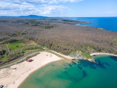 Bulgaristan 'ın Burgaz Bölgesi' nin Rezovo kasabası yakınlarındaki Silistar plajının hava manzarası