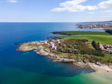 Bulgaristan 'ın Burgaz Bölgesi' nin Çarevo kasabası yakınlarındaki Arapya plajının hava manzarası