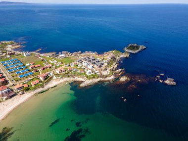 Bulgaristan 'ın Burgaz Bölgesi' nin Çarevo kasabası yakınlarındaki Arapya plajının hava manzarası