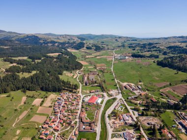 Bulgaristan 'ın Sofya Bölgesi' nin tarihi Koprivshtitsa kentinin hava manzarası