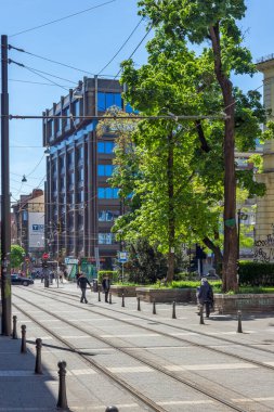 SOFYA, BULGARIA - 9 Mayıs 2021: Bulgaristan 'ın Sofya kentindeki Graf Ignatiev caddesinin panoramik manzarası