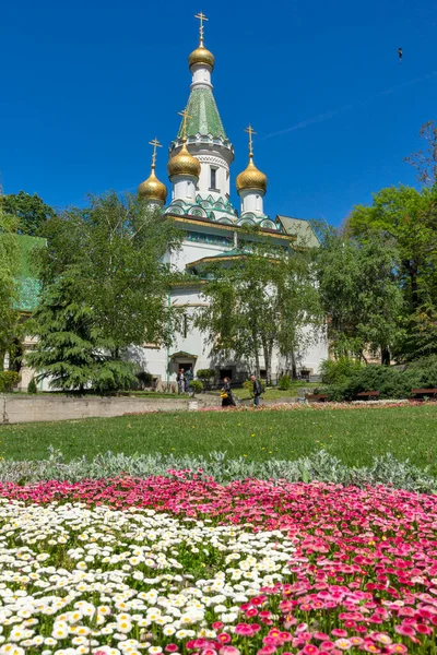 Sofia Bulgaria 2021年5月9日 保加利亚索菲亚俄罗斯教堂的建筑和金屋 — 图库照片