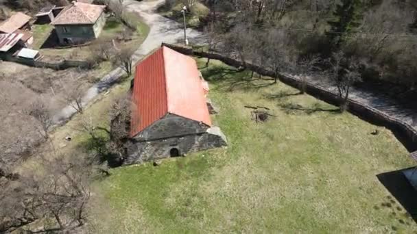 Pandangan Udara Gereja Santo Simeon Stylites Desa Egalnitsa Wilayah Pernik — Stok Video