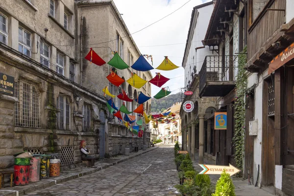 stock image VELIKO TARNOVO, BULGARIA - NOVEMBER 1, 2020: Old houses at Samovodska Charshia district in city of Veliko Tarnovo, Bulgaria