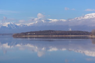 Koprinka rezervuarının kış manzarası, Stara Zagora Bölgesi, Bulgaristan