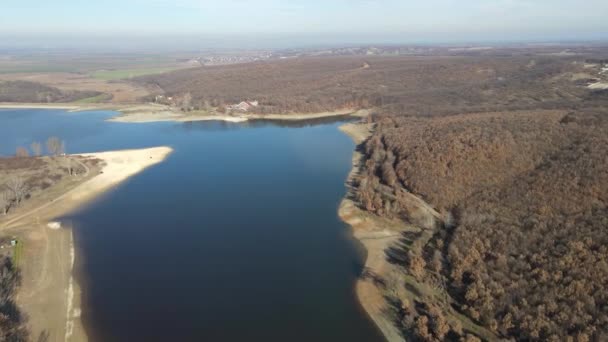 保加利亚普罗夫迪夫地区Asenovgrad镇附近四十泉水库的空中景观 — 图库视频影像