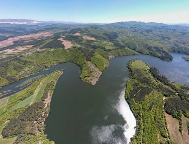 Topolnitsa rezervuarının hava manzarası, Sredna Gora Dağı, Bulgaristan