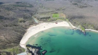 Bulgaristan 'ın Burgaz Bölgesi' nin Rezovo kasabası yakınlarındaki Silistar plajının hava manzarası 