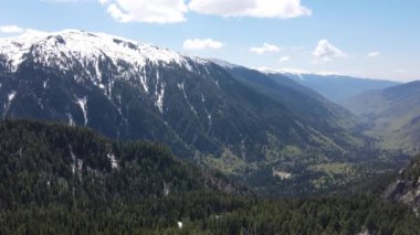 Suhoto Gölü yakınlarındaki Rila Dağı (kuru göl), Kyustendil bölgesi, Bulgaristan