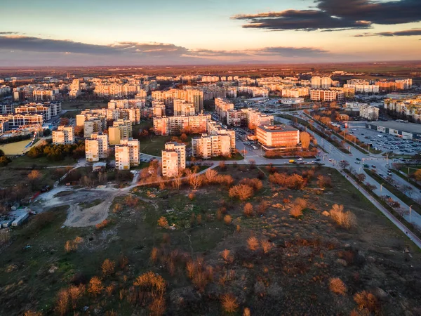 Aerial Sunset Näkymä Tyypillinen Asuinrakennus Kommunistisen Ajan Alueella Trakia Kaupungin — kuvapankkivalokuva