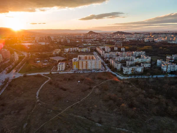 Aerial Sunset Näkymä Tyypillinen Asuinrakennus Kommunistisen Ajan Alueella Trakia Kaupungin — kuvapankkivalokuva