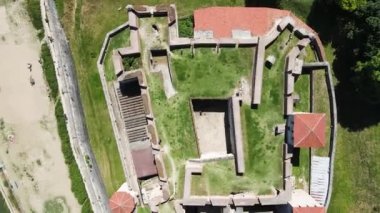 Bulgaristan 'ın Vidin kentindeki Tuna Nehri kıyısındaki Baba Vida Kalesi' nin hava manzarası