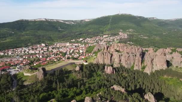 Vista Aérea Las Rocas Belogradchik Región Vidin Bulgaria — Vídeos de Stock